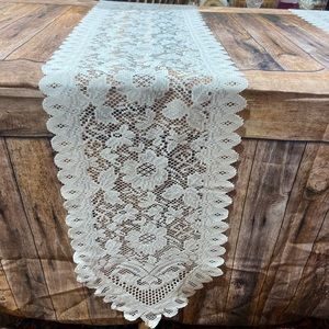 9Ft Ivory Lace Tablerunners